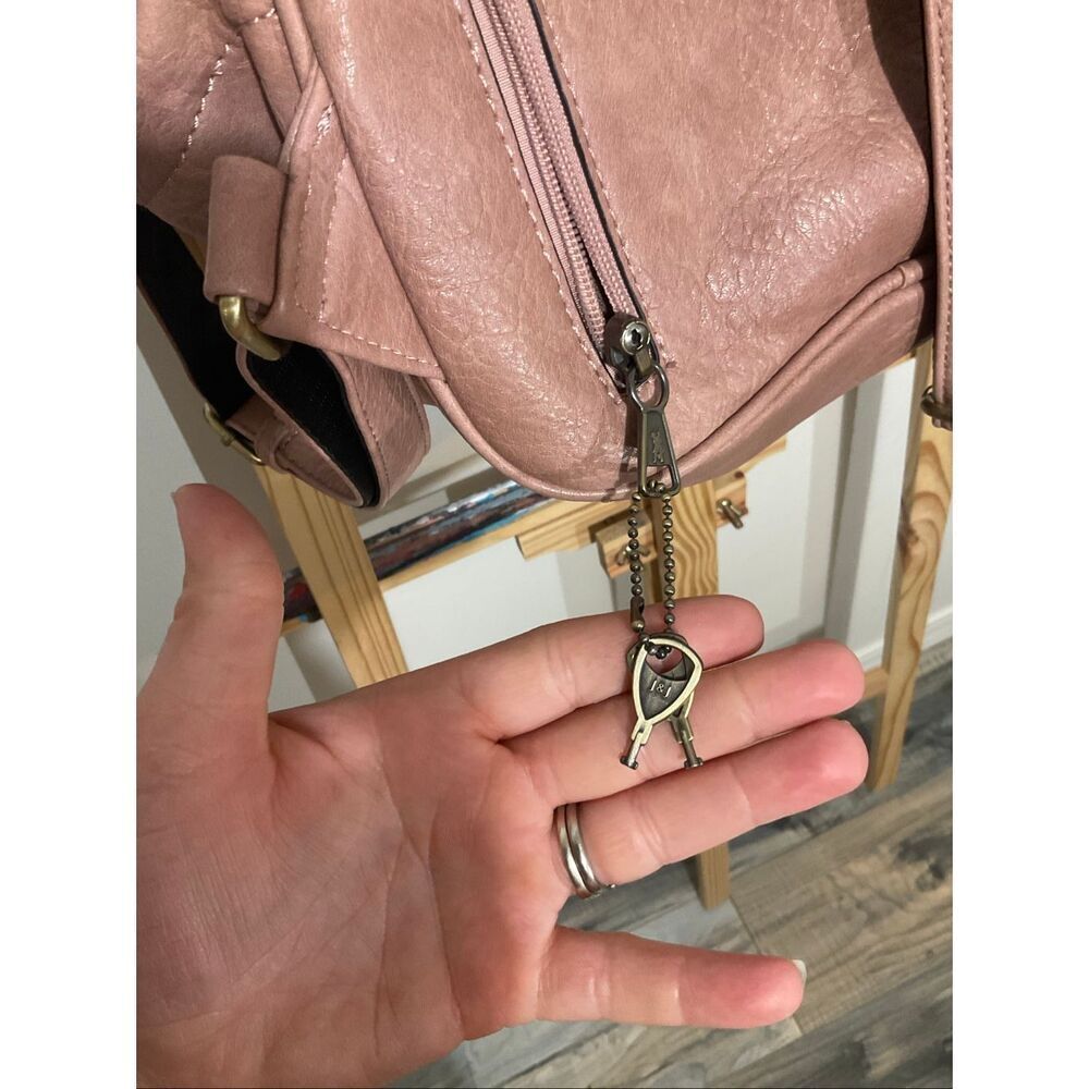 Jessie & James handbags Madison concealed carry backpack color TAUPE faux leathe - Picture 10 of 13
